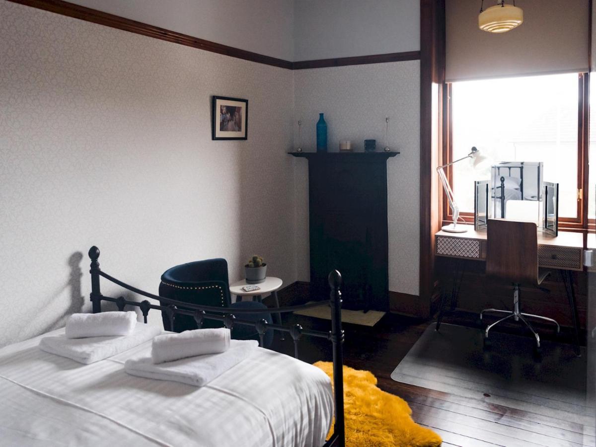 Pass The Keys Beautiful, Traditional 2 Bed Flat W Free Parking Глазгоу Екстериор снимка