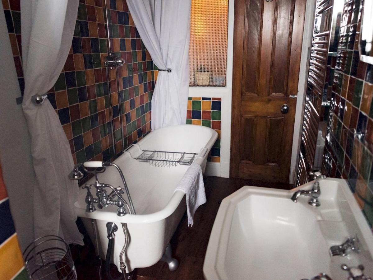 Pass The Keys Beautiful, Traditional 2 Bed Flat W Free Parking Глазгоу Екстериор снимка